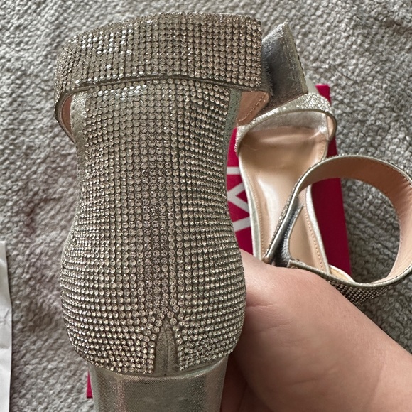 Elegant Silver Women's Sandals - Picture 8 of 11